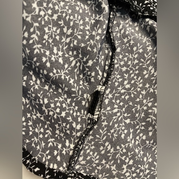 Crop Floral Top with Tie Front and Adjustable Spaghetti Strap - Picture 6 of 8